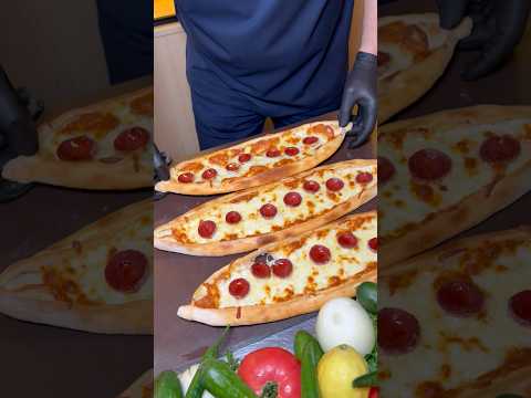 Sucuklu Kaşarlı Pide thumbnail