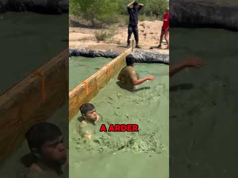 CÓMO ESCUECE toda esta AGUA FRÍA ?? #shorts #fail #military #wow #humor thumbnail