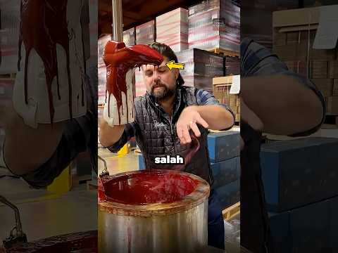 Pria ini Mencelupkan Sepatu ke Lilin Panas!? thumbnail