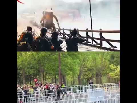 终于有人发现它的用途了吗，等解放军开上机甲的时候，他们也会说环太平洋是个胡扯电影。如果它的灵活度＞运动员,再给它一把枪，那就是完美的杀戮机器 #机器人 #robot thumbnail