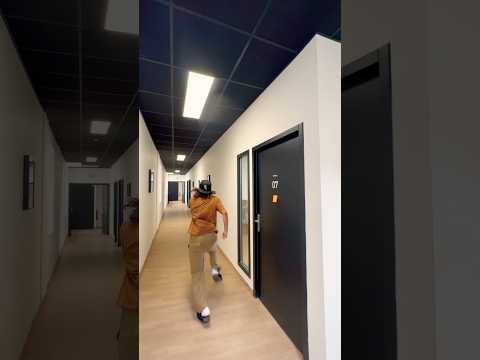 J’ai pas pu me retenir 🤣 . . . . . #humour #prank #ecole #drole #blague thumbnail