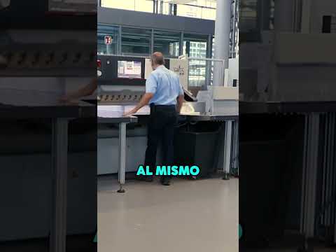 en SEGURIDAD estas CUCHILLAS no se CORTAN 🗞️🤔 #shorts #papelaria #wow #sabiasque #curiosidades thumbnail