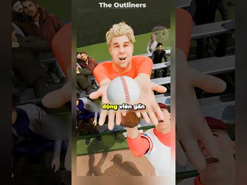 Một cổ động viên đã cố gắng đưa tay ra bắt bóng và va vào cầu thủ trên sân#shorts #facts thumbnail