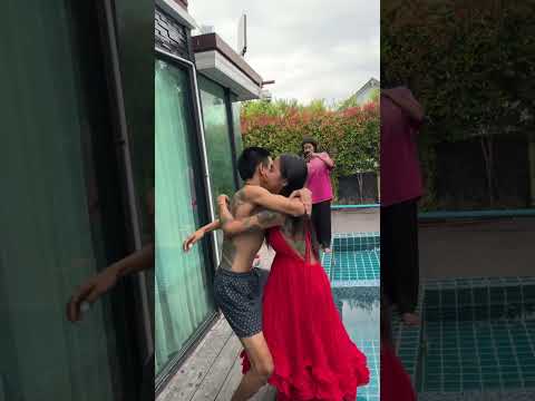 เบื้องหลังถ่ายคลิปว๊าบลงไปในน้ำ ￼ thumbnail