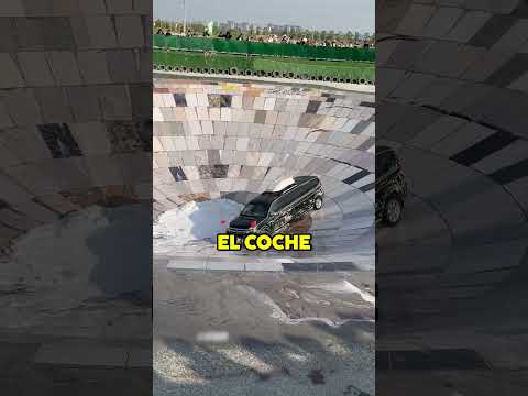 LIMUSINA atrapada en JABÓN es TUYA si PUEDES SACARLA ??#shorts #autos #curiosidades #wow #china thumbnail