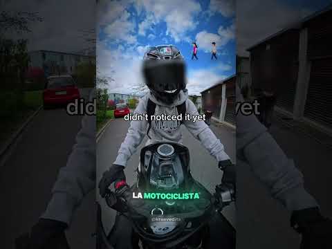 Una mujer se disfrazó de motociclista hombre #shorts thumbnail
