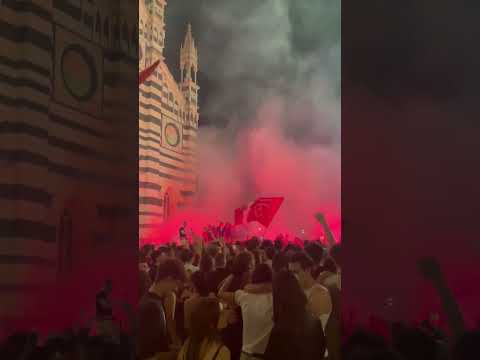 Il centro di Monza invaso di tifosi 🤍❤️ Scatta la festa anche in città 🥳 thumbnail