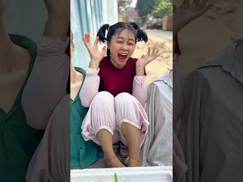 Eating sausages with your lover 🤣🤣🤣 thumbnail