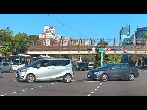 【車禍影片】偏偏在這車流量最大的路口（2026.05.25 臺中市西屯區台灣大道三段 thumbnail