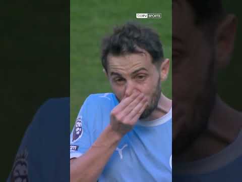 😢 Bernardo Silva oyundan alınırken, Etihad Stadyumu'nda duygusal anlar yaşandı. #shorts thumbnail
