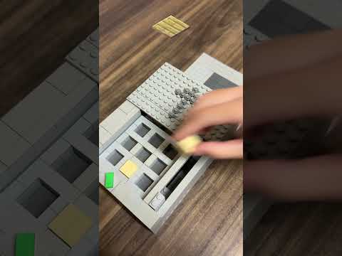 Crafting Minecraft Birch Pressure Plate BUT Lego! thumbnail
