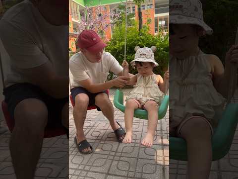 Đây là chơi xích đu #shorts thumbnail