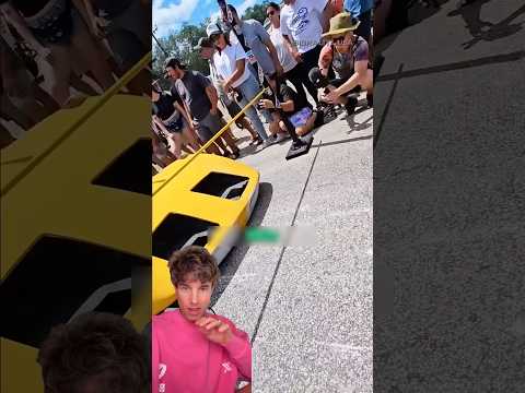 El coche plano como papel thumbnail