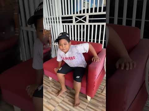 Vidio kocak dan gokil @nyaikembang1nyaikembang1 /akibat suka seluncuran di tangga 😬 thumbnail
