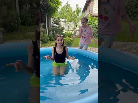 Короче говоря Алинка в бассейне #shorts #funny thumbnail