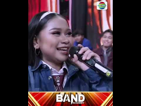 Aw aw! Ada yang kepincut sama personil @gelasmerahband nih, siapa ya dia? #shorts thumbnail