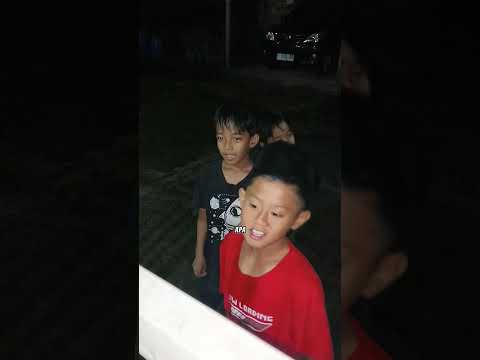 Siapa Yg Bleh Main Keluar Malam? Papa Kaget Ara Main Disamperin Teman Abis Hujan. Main d Rmh Aja🤷‍♂️ thumbnail