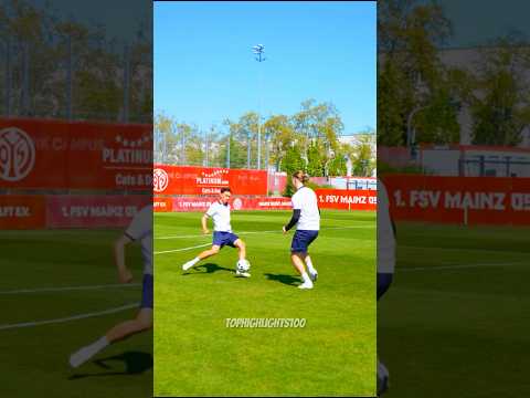 Sie wollten ihn RAUS !! 😳 #findthepro #diyarac #fußball #sport thumbnail