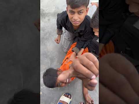 ￼ Main Tola hoon?? #youtubeshorts #comedy #viral #funny #trending #ytshorts thumbnail