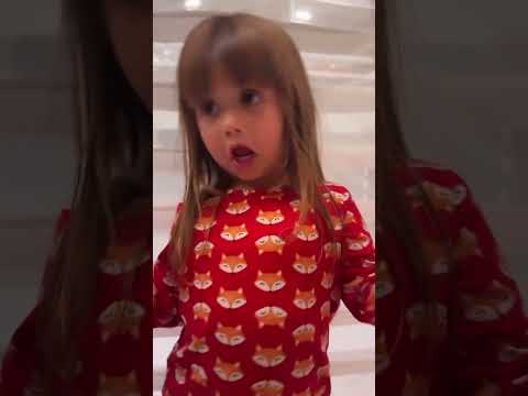 Não podia deixar de postar esse vídeo das mini blogueiras 🤣🤣 thumbnail