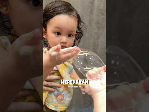 CHENTILNYAA ANAK MAMAHH.. #piuwfamily #bodywash #bosywashmoell #moell #moellskincarebaby thumbnail