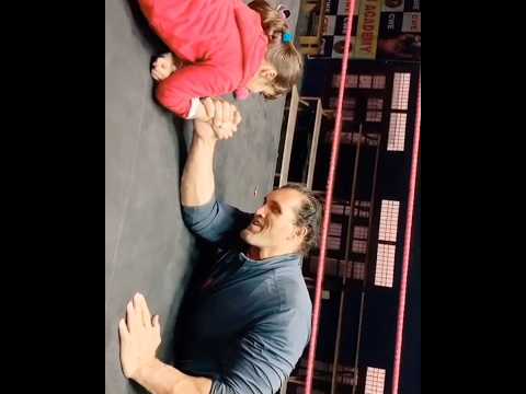 Omg 😱 daughter vs the great khali #shortvideo #ytshort #shorts #comedy #short thumbnail