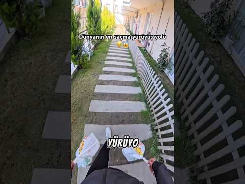 Dünyanın en tuhaf yürüyüş yolu 😂😱 #shorts #viral #motovlog #keşfet #reels #tiktok #fyp #kurye thumbnail