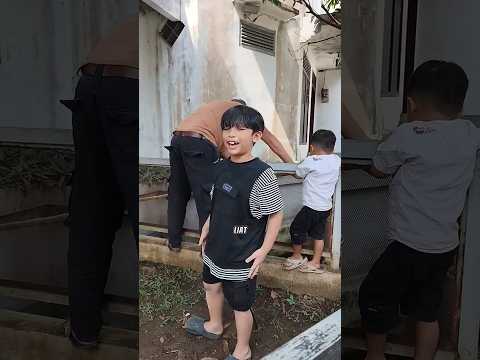 Mama Kaget Ara Liatin Satpam Ambil ular Mati Dr Sumur Kolam Prumahan. Jgn dekat Udh Mati Jg Bahaya 🐍 thumbnail