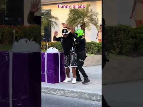 Funny prank😂#funny#prank#funnyprank#funnyvideos#funny thumbnail