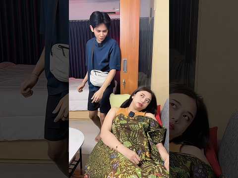 Gercep banget ini cewek? #couple #funny #shorts thumbnail