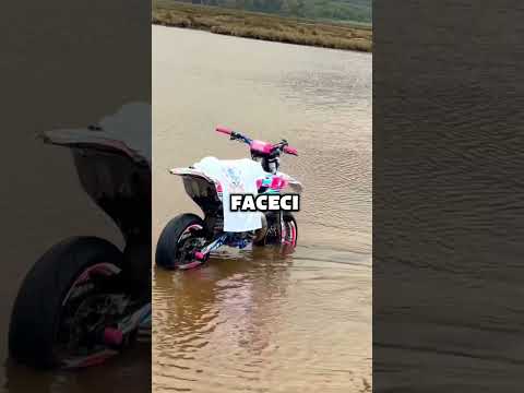 Motocykliści Pokazujący Szacunek Innym Ludziom thumbnail