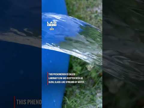 I think my water has glitched 🤔💦 thumbnail