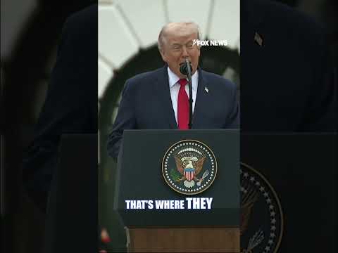 Trump cracks joke at first lady after reflecting on parents’ marriage #foxnews #news #shorts #trump thumbnail