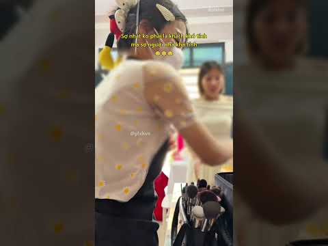 Không sợ khách khó tính mà sợ người nhà khó tính 😟 #makeup #trangdiem #vanhoa #shorts thumbnail