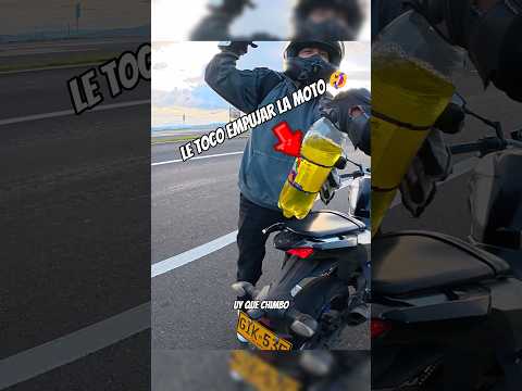 Sacando gasolina | Parte 2?#biker #motos #bros #viral #humor #diversion thumbnail