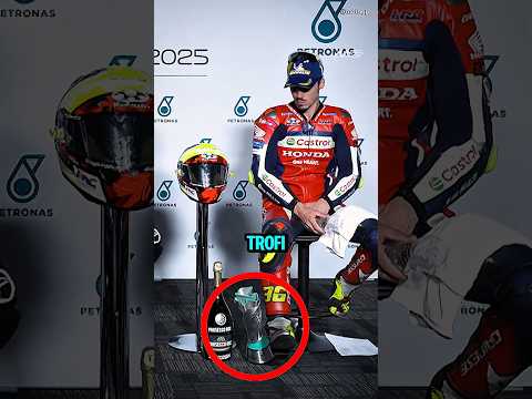 Pembalap Ini Mematahkan Trophy Miliknya! 😱 thumbnail