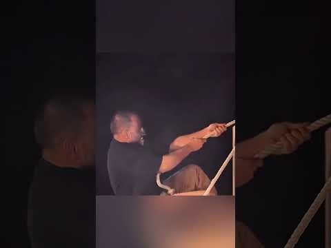 مين شاف حياة رايان في الصاعقة thumbnail