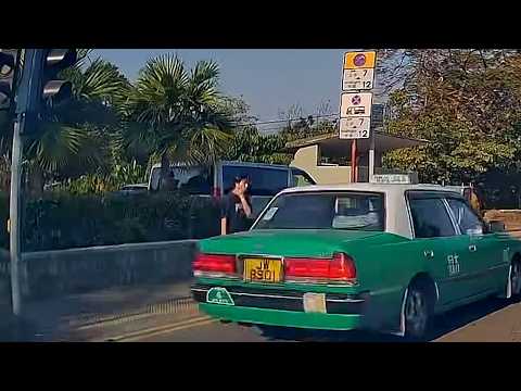 車CAM直擊 - 綠的高速衝燈 男途人只差一點點險被撞 JW8901 thumbnail