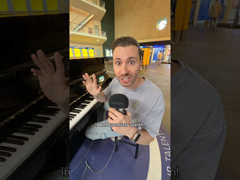 Rutger zingt op het station! 😱 thumbnail