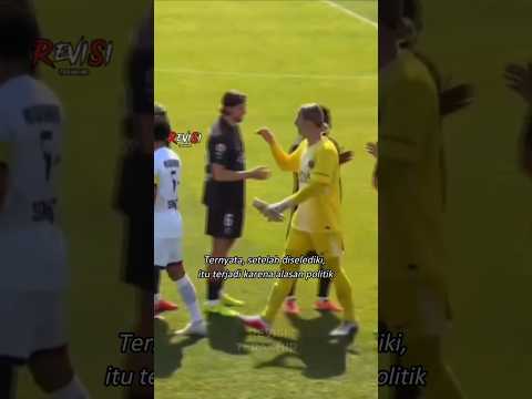 Mengapa dua pemain PSG ini gak mau saling berjabat tangan? ? thumbnail