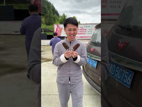 When did Ermao steal Songsong's ice cream? #funny #food thumbnail