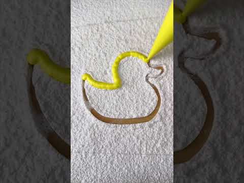 Creating a yellow duck out of meringue! 🐥 A sweet DIY to brighten up your duck-themed celebrations thumbnail