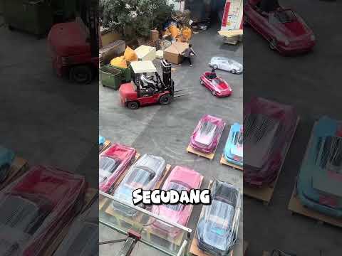 pria ini punya mobil balap mini thumbnail