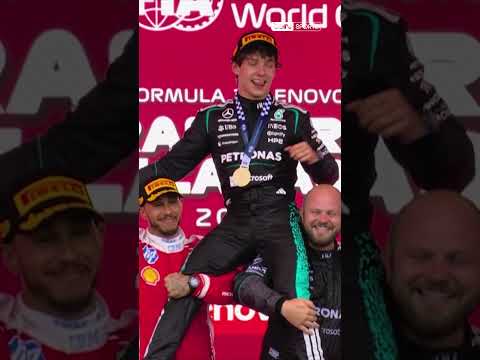 ✨ Lewis Hamilton'dan büyük jest: Kimi Antonelli, omuzlarda! #shorts thumbnail