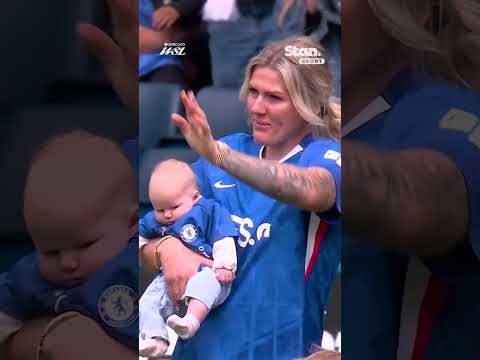 Special walkout for Chelsea legends Millie Bright and Sam Kerr ?? #BarclaysWSL #Chelsea thumbnail