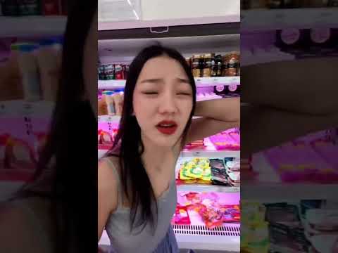 มีใครรู้บ้างหลังผักบุ้งไปโดนอะไรมา #funny #บักฮาโอ๊ต thumbnail