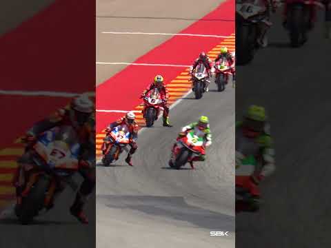 Bassani 🆚 Surra: a hard-fought battle in Race 2 ✊ | 2026 #AragonWorldSBK 🇪🇸 thumbnail