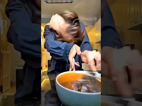 Dalgona coffee HEAD SPINNING 😵‍💫 (soukainasing) thumbnail