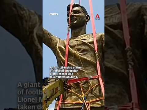 India removes giant statue of football star Lionel Messi thumbnail