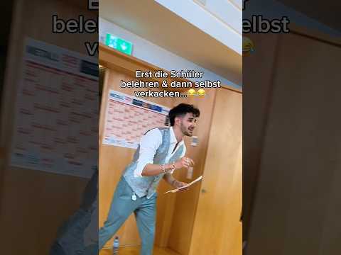 UNANGENEHM??? #short #lehrer #schule #schüler #yt #musikvideo #fyp #viral #lucadantespadafora #fy thumbnail